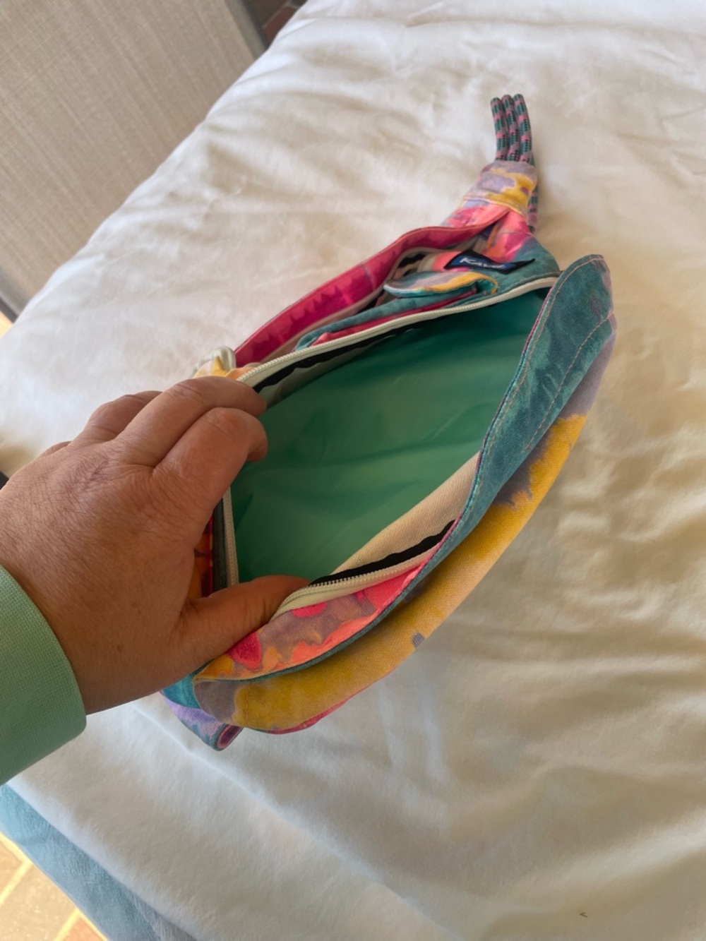 Kavu Tie Dye Sling Bag Fanny Pack Crossbody Multi Color 🌈 - Picture 2 of 4